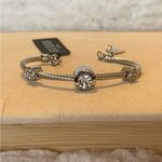 Guess  Crystal Station Slider Bangle
Bracelet Photo 1