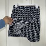 Ann Taylor  Loft Women's Tulip Mini Skirt XS Navy White Geometric Pattern Casual Photo 2