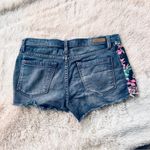 BLANK NYC Floral Jean Shorts Size 29 Photo 9