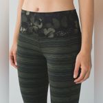 Lululemon  Skinny Groove Pant II Roll Down Green Black Print Size 4 Photo 2