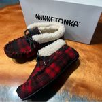 Minnetonka NWT Jacqueline Moccasin Slippers Buffalo Plaid Red Black Faux fur Photo 5