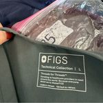 FIGS  Casma Three-Pocket Scrub Top Bonsai Green Medical FW1100 Women's Large Photo 2