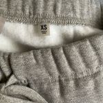 Fear of god Essentials minimalist shorts in dark oatmeal  Photo 4