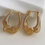 Gold Hoop Earrings, Thick Hoop Earrings, Geometric Hoops Photo 4