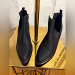 Jellypop  Black Textured Women's Ankle Boots Photo 8