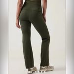 Athleta NWT Petite Delancey Straight Leg Pant Sz LP Photo 1