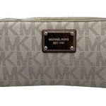 Michael Kors Jet Set Zip Around Wallet Photo 0