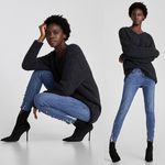 ZARA  Mid Rise Skinny Jeans w/ Hem Pearls Blue/White Size 4 NEW Photo 1