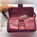 Michael Kors
Colby Medium Leather Shoulder Bag Photo 5