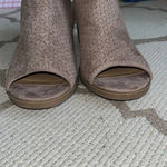 Seychelles  open back 3” block heel Velcro strap sandal, size 7.5 Photo 11