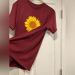 Gildan NWOT  Size M Burgundy Sunflower Short Sleeve Crew Neck Cotton Tee Shirt Photo 2