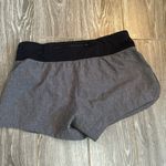 Gap Women’s fit gray lines athletic shorts size extra small XS Photo 4