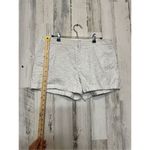 Elle  white short shorts Photo 4