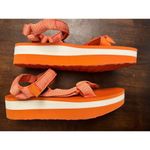 Teva Women's  flatform universal webbing coral size 11 NWOB Photo 2