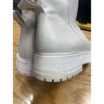 Larroude Hailey Chelsea Boots Women's Size 10 Ivory Leather Side Zip Outdoor S60 Photo 5