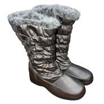 Gray Winter Boots with Quilted Design and Fur Lining Size 8 Photo 2