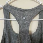 Lululemon Women's Gray Swiftly Tech Racerback Tank Top 2.0 Hip Length Size 6 Photo 4