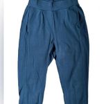 Lululemon Rejuvenate Crop 18 True Navy W6AM9S Yoga Size 4 loose Relaxed Photo 5