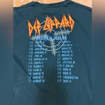 Def Leppard  leopard blue green hysteria tour graphic T-shirt women’s size XL Photo 5