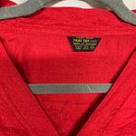 Elegant Red Button Photo 1