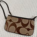 Coach Wristlet Photo 0