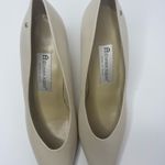 Etienne Aigner 'Taylor' Beige Heels Size 9.5M Photo 1