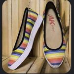 NEW Colorful Striped Women's Shoes Red Size 8 Photo 1