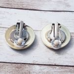 Vintage Clip On Earrings Photo 6