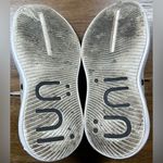 Üni Women’s Size 7 Perform Low Tan (Sand) Shoes Photo 4