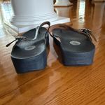 FitFlop  LuLu Black Women's Flip Flop Sandals with Adjustable Leather Strap Sz 9 Photo 2