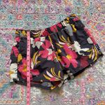 Patagonia Barely Cloudbreak Ink Black Tropical Floral 2.5 Shorts Women’s Size XS Photo 2