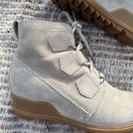 Sorel  Women’s Sz 7.5 Evie Lace-Up wedge bootie in tan suede Photo 1
