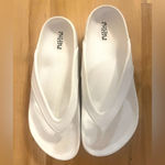 Mad love  Target Flip Flop Sandals White Platform size 7 Beach Casual Comfort Photo 1