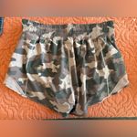 Lululemon  Hotty Hot High-Rise Lined Short 2.5” Size 8 Photo 4