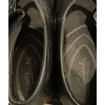 Clarks  In Motion Womens Size 9.5 Comfort Mary Janes Black Leather Comfort Preppy Photo 5