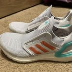 Adidas Ultraboosts Photo 0