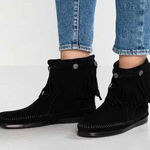 Minnetonka  Women's High Top Back Zip Boot Photo 0