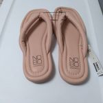 No Boundaries NOBO pink puffy flip flop memory foam sandals Photo 3