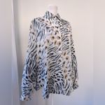 Vintage ‘80s All Hours Tiger Print Relaxed Fit Long Sleeve Button Down Blouse White Size M Photo 4
