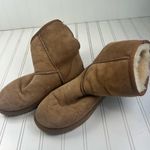 UGG  Classic Short II Chestnut Women’s Boots Size 7 Photo 5