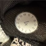 Lululemon  Energy Bra in the Ditsy Daisy Black White print Luxtreme 4 EUC Photo 4