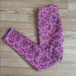 J Brand  620 Mid Rise Super Skinny Jeans In Neon Pink Boa Snake Print Size 28 Photo 3