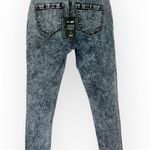 BLANK NYC NWT Women’s Acid Wash The Baxter Skinny Jeans Size 27 Photo 1