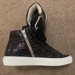 P448 NWOT  Black Fantasy Glitter Croc Embossed High-Top Gym Shoe Sneaker Photo 5