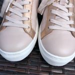 Universal Threads Universal Thread Rose Gold Star Detail Sneakers Cadey Tan Size 6 Women’s Shoes Photo 7