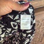 Lila Rose Black and White Sleeveless Top Photo 2