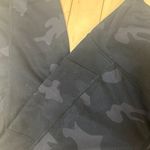 90 Degrees by Reflex 90 DEGREE BY REFLEX Black Camo Camouflage Leggings with side pockets Size Medium Photo 3