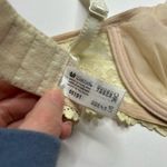 Wacoal  Cream Floral Lace Underwire Bra 36C Photo 4