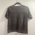 Orvis  Knit Blouse size Medium  Stretch SILKY Short Sleeve‎ Black Beige Geo Print Photo 1