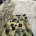 Beyond Yoga  Women’s Medium Olympus Floral Yellow Green Leggings Photo 6